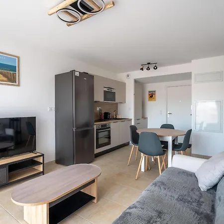 Beau T2 Neuf Avec Jardinet, Parking Et Wifi à - Fr-1-50-153 *