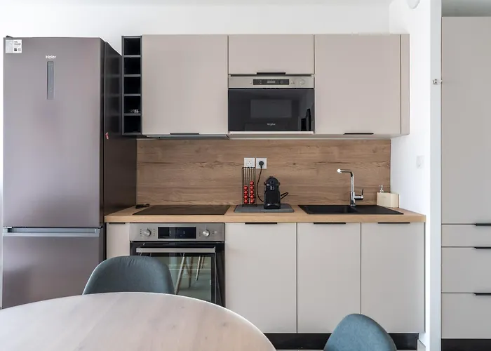 Beau T2 Neuf Avec Jardinet, Parking Et Wifi A - Fr-1-50-153
